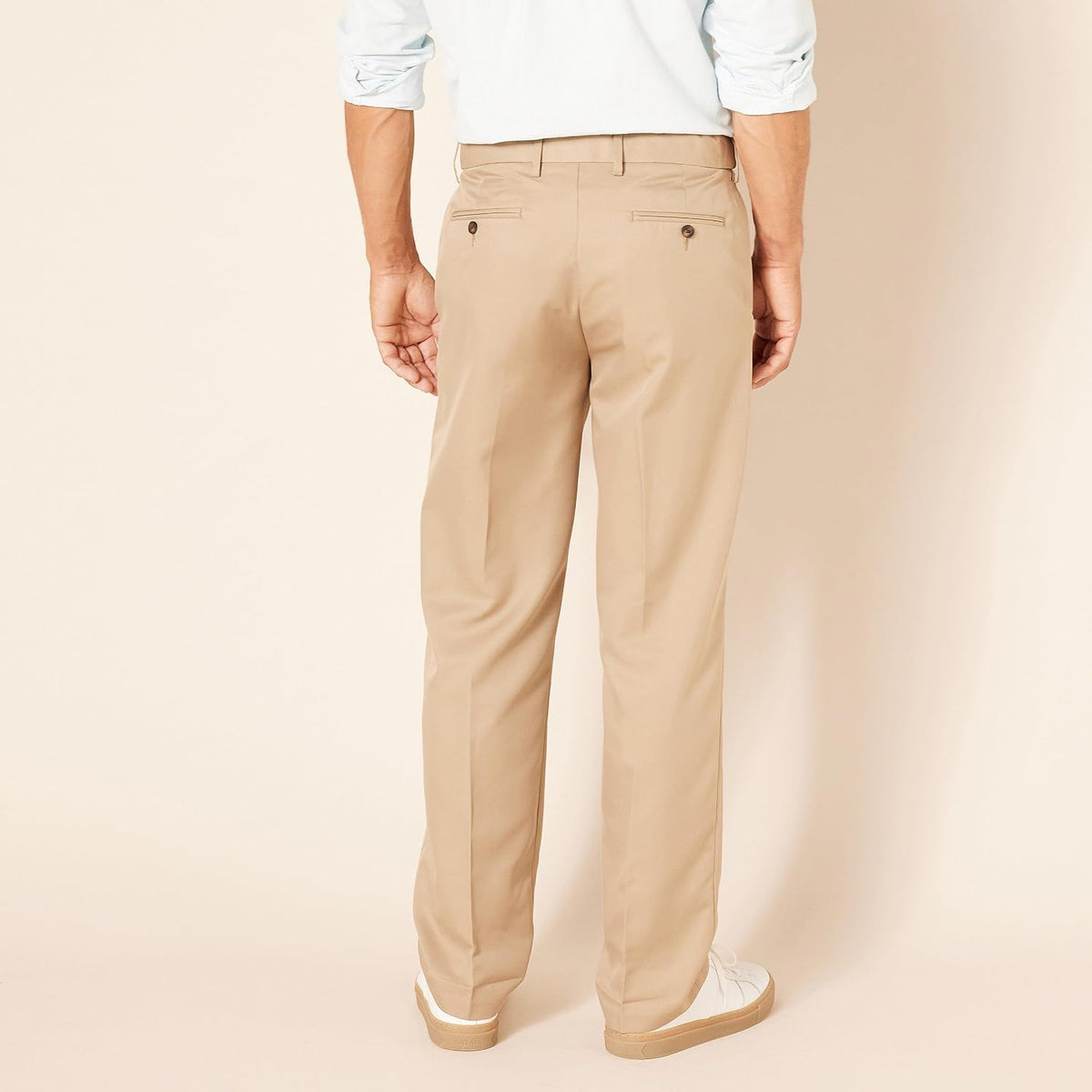 Amazon Essentials Men's Classic-Fit Expandable-Waist Flat-Front Dress Pants
