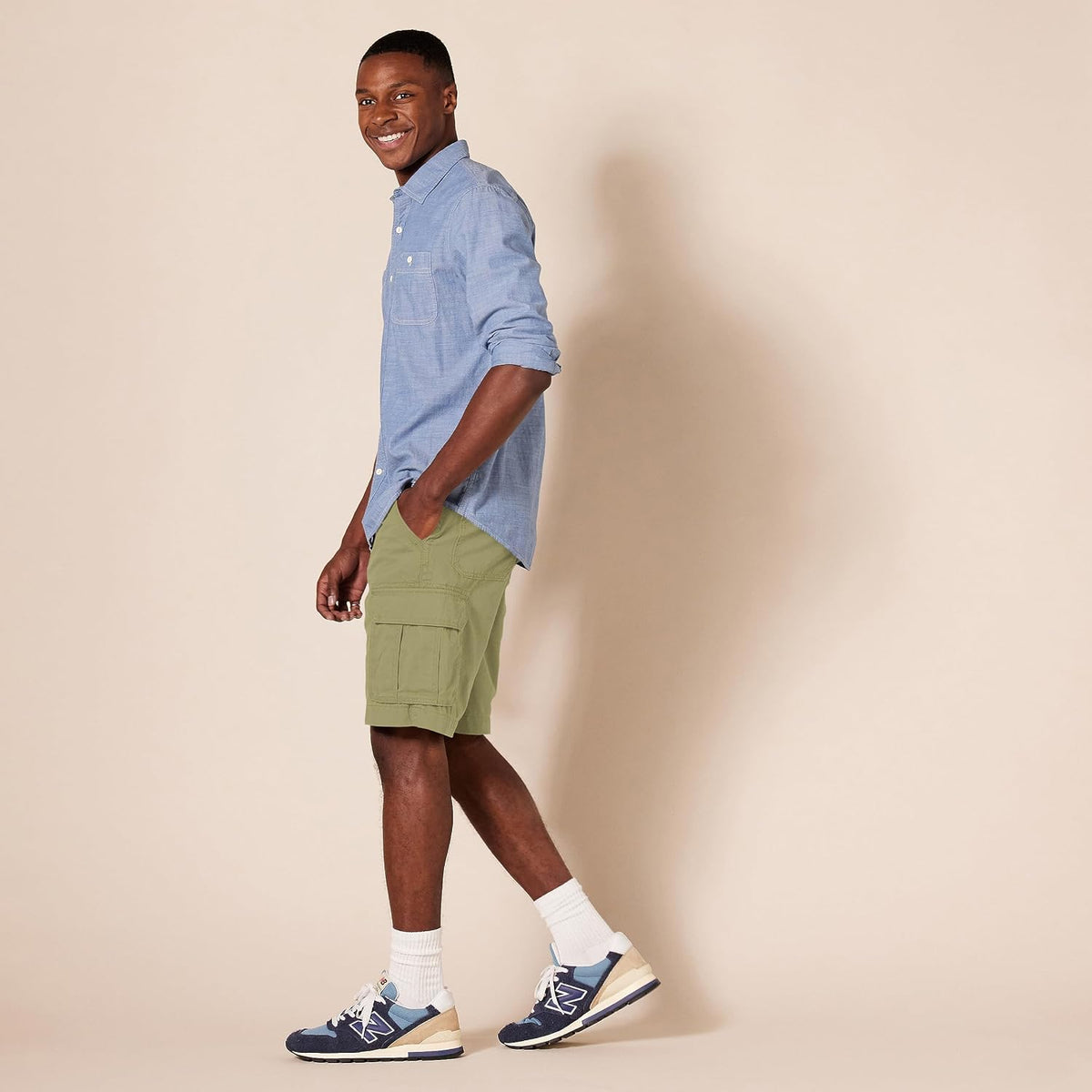 Amazon Essentials Men's 10" Classic-Fit Cotton Twill Cargo Shorts, Multiple Pockets (Available in Big & Tall)